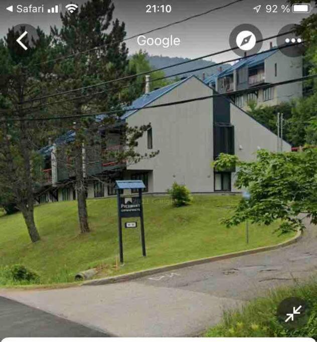 Superbe Condo Face Aux Pentes De Ski Stoneham!!! Exterior foto