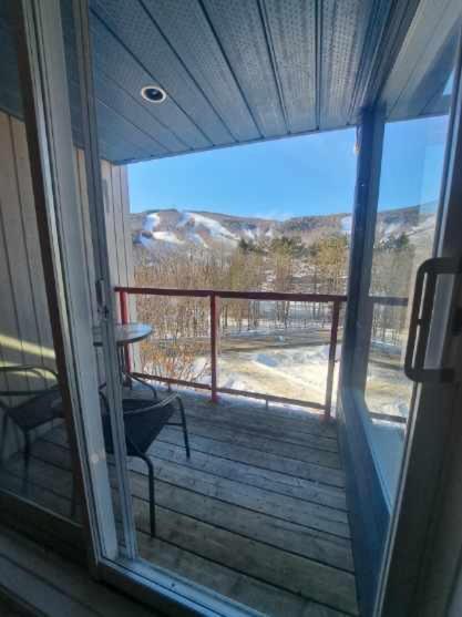 Superbe Condo Face Aux Pentes De Ski Stoneham!!! Exterior foto
